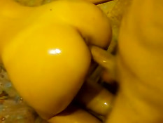 Парень в позе раком загоняет мокрый член в сочную киску подруги