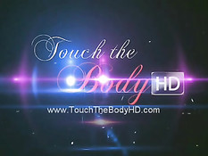 Голая азиатская девушка моет мужика в душе и делает нуру массаж