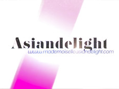 Азиатка в чёрных чулках ебёт себя фаллоимитатором и вибратором