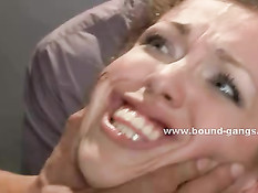 Рабыни в латексном белье оттраханы секс машиной и вибраторами