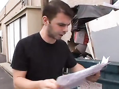 Парень поймал воровку Nikki Rhodes и вставил хуй по самые гланды