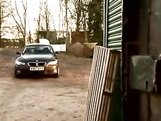 Мужик пришёл в мастерскую и занялся сексом с геем автомехаником