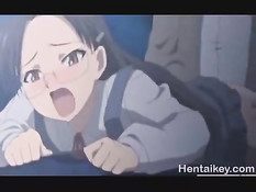 Парень в пиджаке лёг на хентай девчонку в очках и засадил член