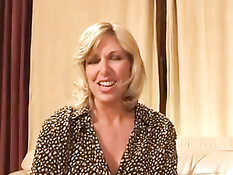 Зрелая американская блондинка отсасывает и трахается на кастинге