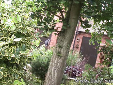 Развратная мамочка Lady Sonia трахается с молодым чёрным парнем