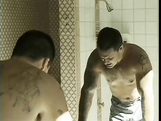 Старая блондинка Greta Carlson сосёт и ебётся с мужиком в ванной