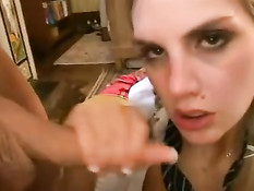 Развратная девушка с косичками Brianna Love трахается во все дыры