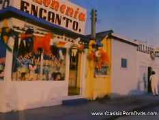 Порно актёр John Holmes большим хуем отъебал сисястую брюнетку