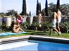 Актриса ретро порно Ashlyn Gere ебётся сразу с четырьмя парнями