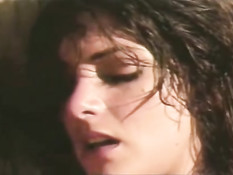 Страстный секс возле дома с грудастой порно актрисой Rocki Roads