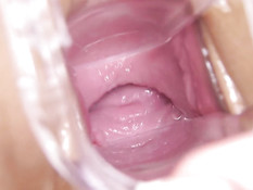 Блондинка лесбиянка Nathaly трогает киску шатенки Barbara Bieber