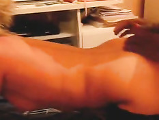 Горячая французская блондинка ебётся с двумя чёрными парнями