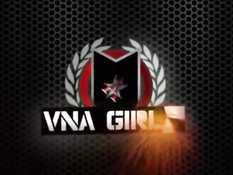 Развратные брюнетки с большими сиськами делают отличный минет