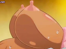 Похотливый мужик трогает большие сиськи и ебёт смуглую девушку