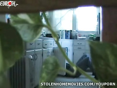 Скрытая камера снимает как жена занимается сексом с сантехником