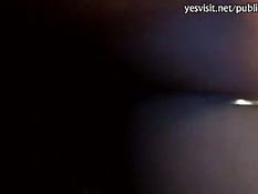 Славянская девушка за деньги показывает сиськи и ебётся в кафе