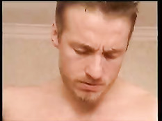 Блондинка бодибилдерша Francesca Petitjean ебётся с двумя парнями