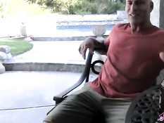 Подошёл к сисястой блондинке Angela Sommers и отъебал фаллосом