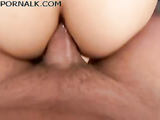 Грудастая девка с татуировками жёстко выебана на порно кастинге