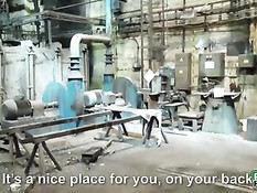 Парень оттрахал в мастерской венгерскую брюнеточку Bianca Pearl