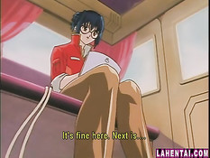 Рыцарь даёт аниме девчонке отсосать член и трахает раком в лесу