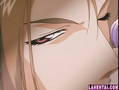 Рыцарь даёт аниме девчонке отсосать член и трахает раком в лесу