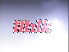 Грудастая хентай девушка в бикини занимается сексом с очкариком