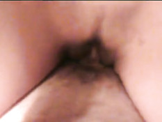 Девушка из Греции отсасывает и ебётся в любительском порно видео