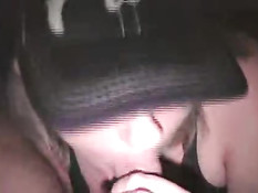 American fat slut deepthroating