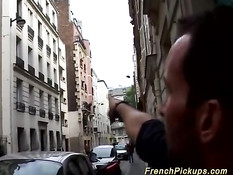 Снял во дворе молодую французскую блондинку и оттрахал в анал