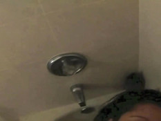 Парни заливают спермой сексуальное тело девушки Abella Anderson