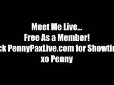 Похотливую шлюшку в синем нижнем белье Penny Pax ебут в жопу