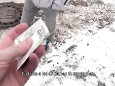 Коротко подстриженный чешский гей отсасывает и ебётся в ванной