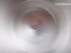 Коротко подстриженный чешский гей отсасывает и ебётся в ванной