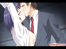 Развратный паренёк трахает связанных хентай девчонок на крыше