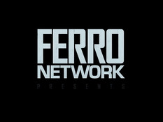 Парень отъебал на диване сисястую зрелую горничную в колготках