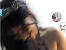 Латинская девчонка демонстрирует своё молодое сексуальное тело