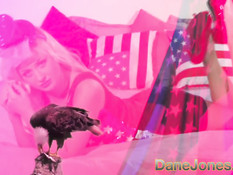 Мужик сделал куни молодой американской блондинке и вставил хуй