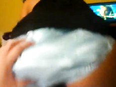 Любительница в голубых трусиках садится на член спиной к парню