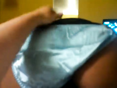 Любительница в голубых трусиках садится на член спиной к парню