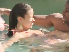 На телеканале Playboy TV проходит секс шоу с участием свингеров