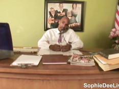 Негр отъебал большим хуем сисястых Gianna Michaels и Sophie Dee