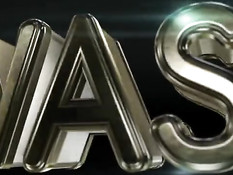 Девка с фиолетовыми волосами Ewa Sonnet показала большую грудь