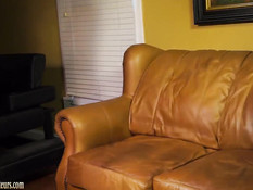 Молодой американской блондинке залили спермой рот на кастинге