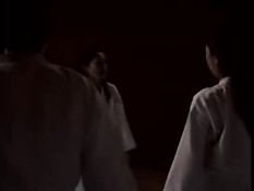 Инструктор по каратэ на татами ебёт молодую японскую спортсменку