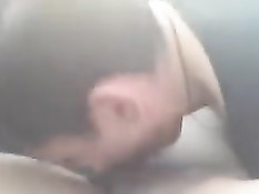 Молодой парень сел в автомобиль к голому гею и отсосал ему член