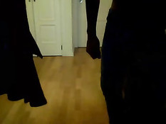 Гомосексуальные друзья позируют в голом виде и отсасывают член