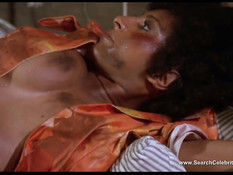 Эротические сцены с сиськастой американской актрисой Pam Grier