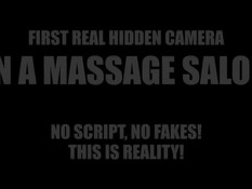 Секс девчонки с массажистом попадает в объектив скрытой камеры