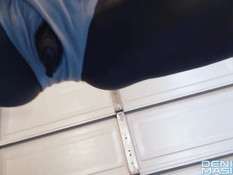 Мастурбация мускулистой дамы с большим клитором Denise Masino